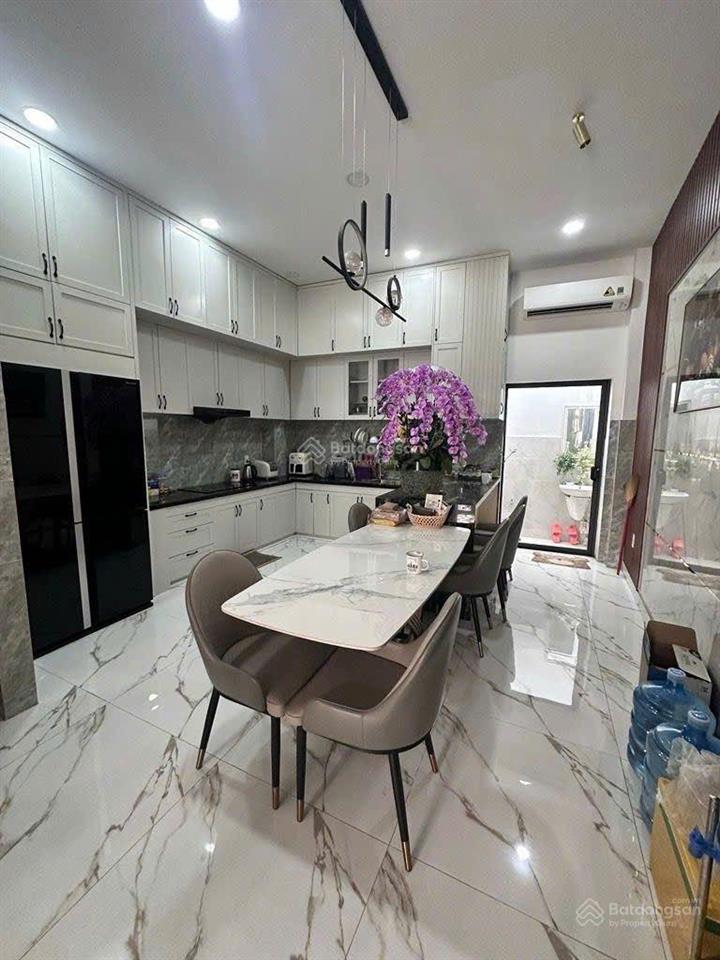 Nhà 4 tầng full nội thất đường hà huy giáp, phường thạnh lộc, q12, dt 68m2 (4,3mx16m) hẻm ôtô