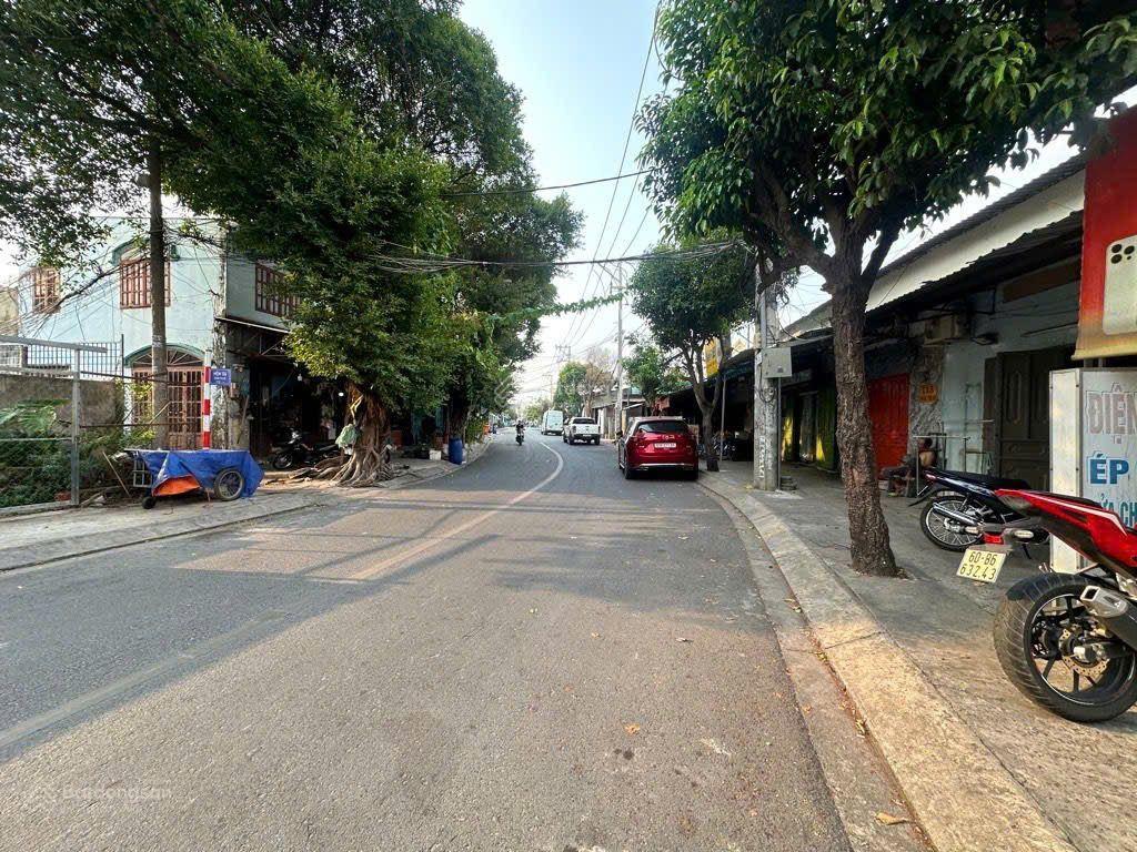 Nhà cấp 4 mặt tiền đường trần thị hè, phường hiệp thành, q12, dt 100m2 (5mx20m),dòng tiền 10tr/th