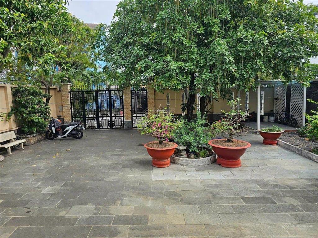 Biệt thự 2 tầng mặt tiền đường thạnh lộc 49, phường thạnh lộc, q12, dt 571m2 (13,85mx41m)