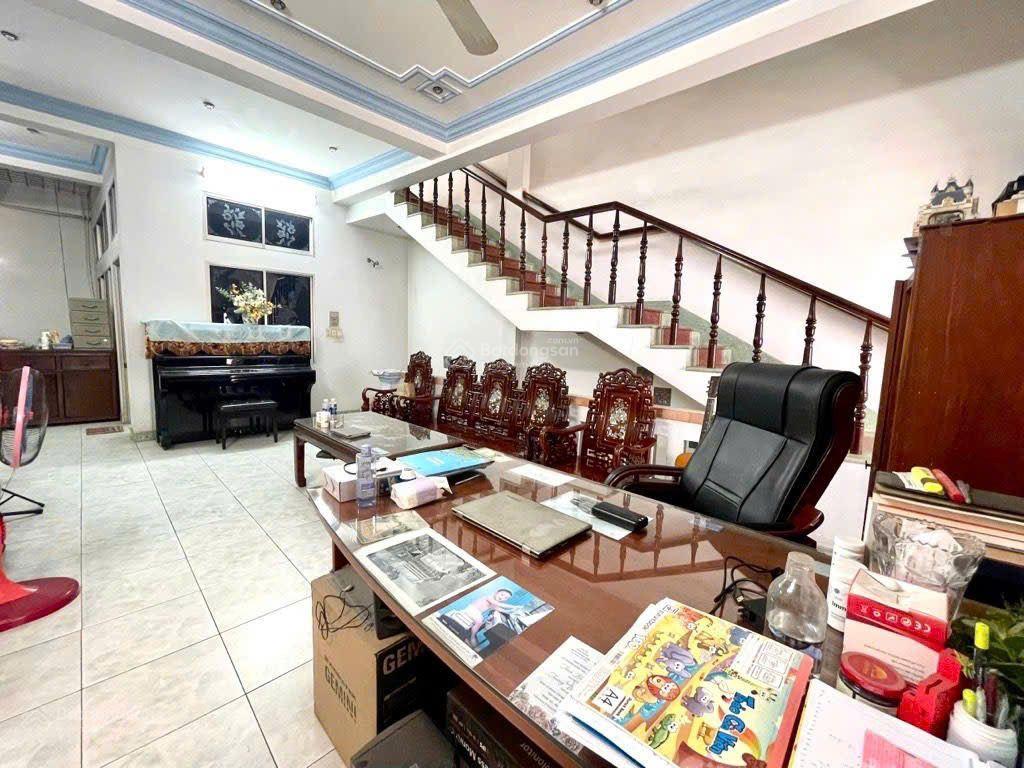 Ngộp bank nhà 3 tầng mặt tiền đường đông hưng thuận 40, phường đông hưng thuận, q12, dt 160m2