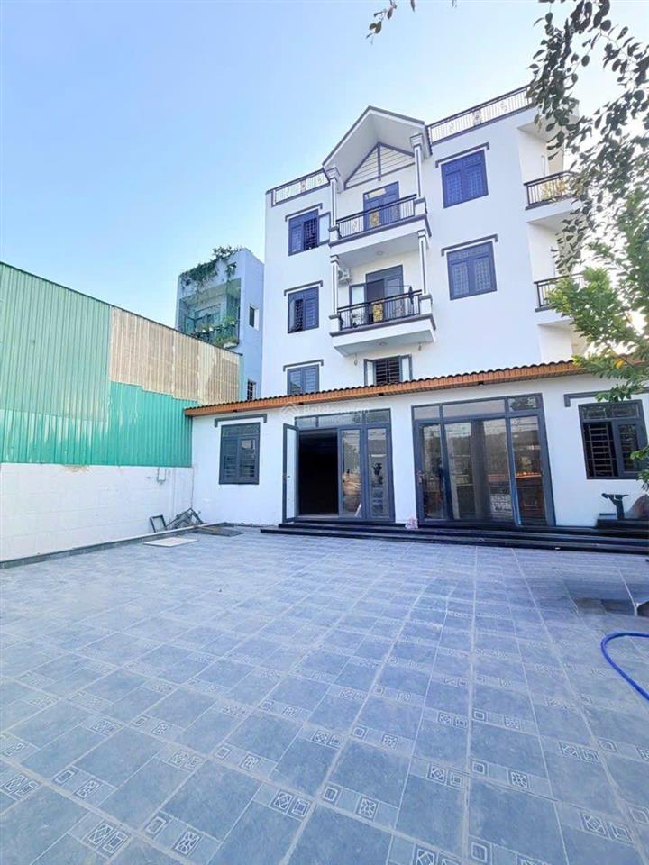 Biệt thự 4 tầng đường quốc lộ 1a phường an phú đông q12, dt 200m (12*12)hẻm 7m giá 9,9tỷ