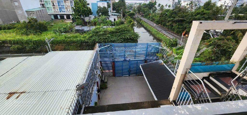 Biệt thự mặt tiền đường thạnh lộc 40 phường thạnh lộc q12, dt 307m2 (8mx38,4m) đường 11m giá 15tỷ