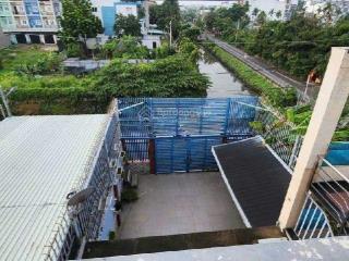Biệt thự mặt tiền đường thạnh lộc 40 phường thạnh lộc q12, dt 307m2 (8mx38,4m) đường 11m giá 15tỷ