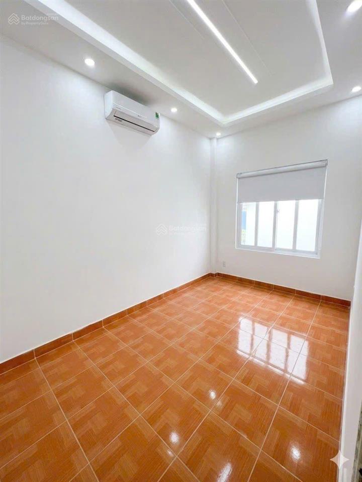Nhà cấp 4 mặt tiền kinh doanh đường hà huy giáp phường thạnh lộc q12,dt 104m2,đường 12m giá 13,5