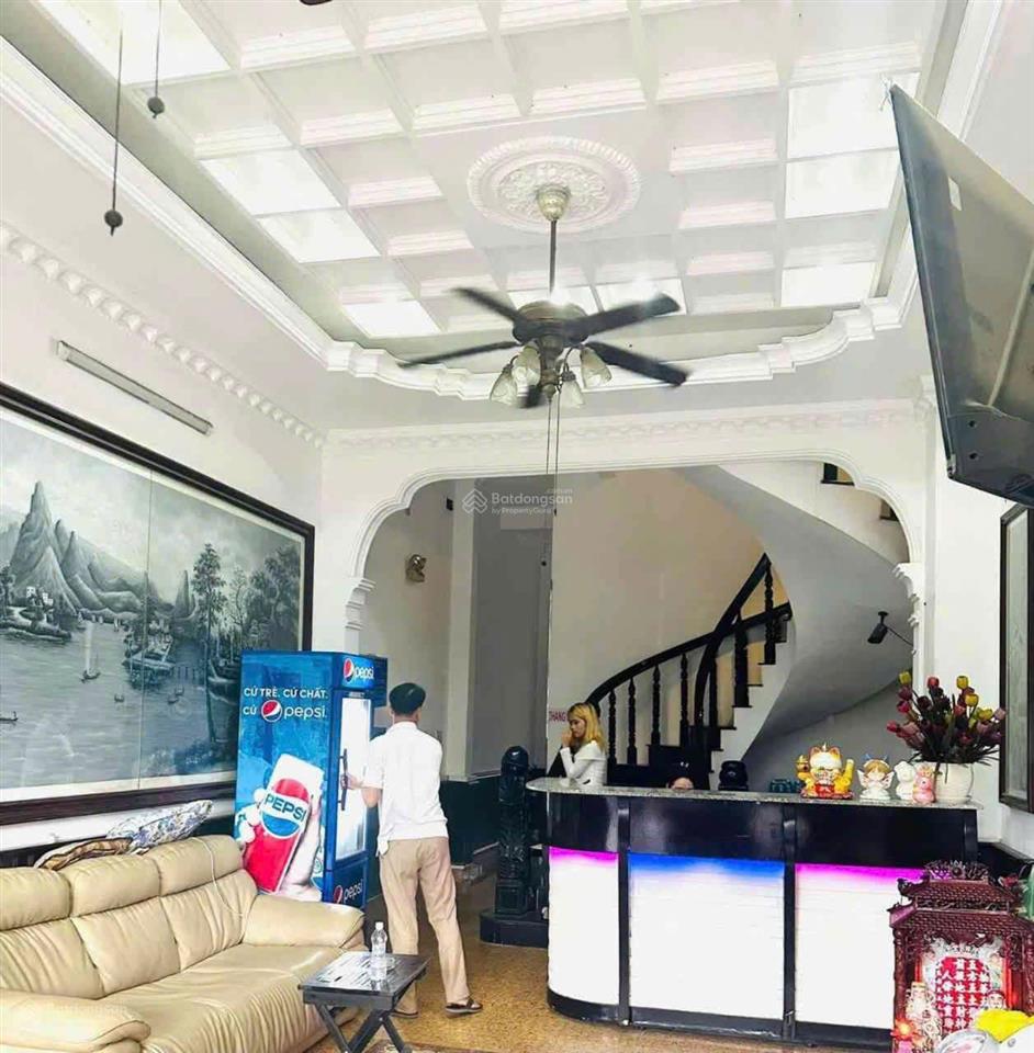 Khách sạn 5 tầng full nội thất thang máy  mặt tiền đường hà huy giáp phường thạnh lộc q12