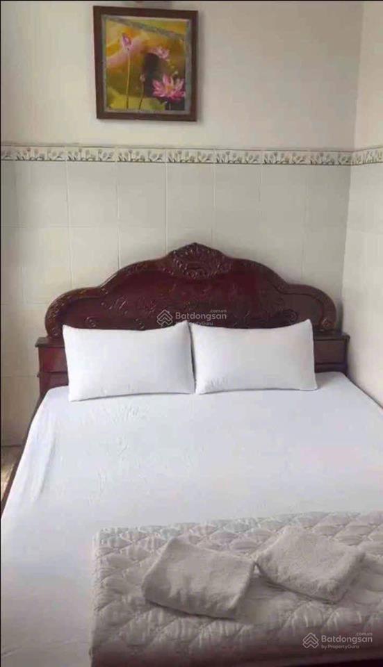 Khách sạn 5 tầng full nội thất thang máy  mặt tiền đường hà huy giáp phường thạnh lộc q12