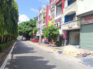 Khách sạn 5 tầng full nội thất 2 mặt tiền đường hà huy giáp phường thạnh lộc q12, dt 90m2