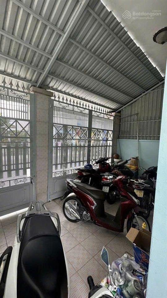 Nhà 2 tầng mặt tiền đường đông hưng thuận 11, phường đông hưng thuận, quận 12, dt 100m2 (5mx20m)