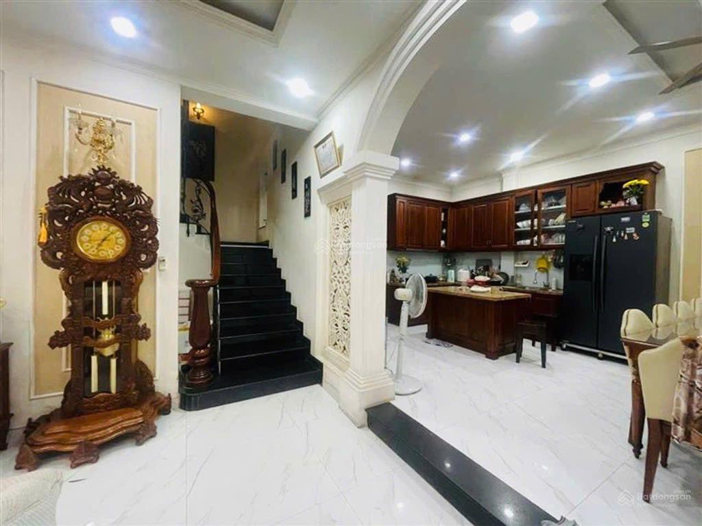 Nhà 4 tầng đường hà huy giáp phường thạnh lộc q12, dt 110m2 (7,5*15) hẻm 7m giá 12,3tỷ.