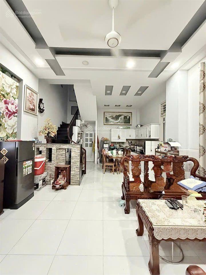 Nhà 3 tầng đường thạnh lộc 15 phường thạnh lộc q12, dt 141m2 (7*20m) hẻm 6m dòng tiền giá 8tỷ
