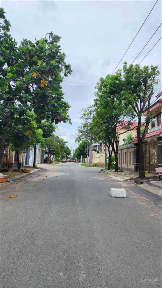 Biệt thự 3 tầng khu biệt thự nam long đường hà huy giáp phường thạnh lộc q12, dt 300m2 (15mx20m)