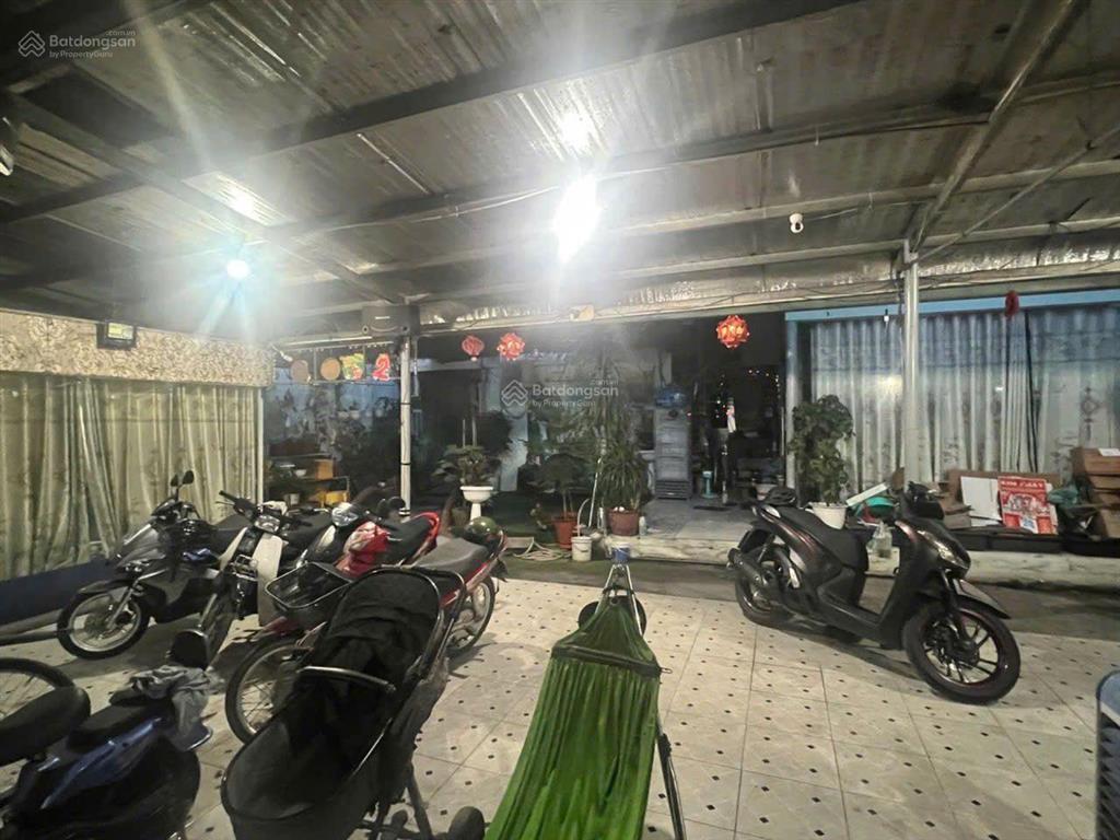 Nhà cấp 4 mặt tiền đường quốc lộ 1a phường an phú đông q12, dt 440m2 (5,4*28m) đường 12m