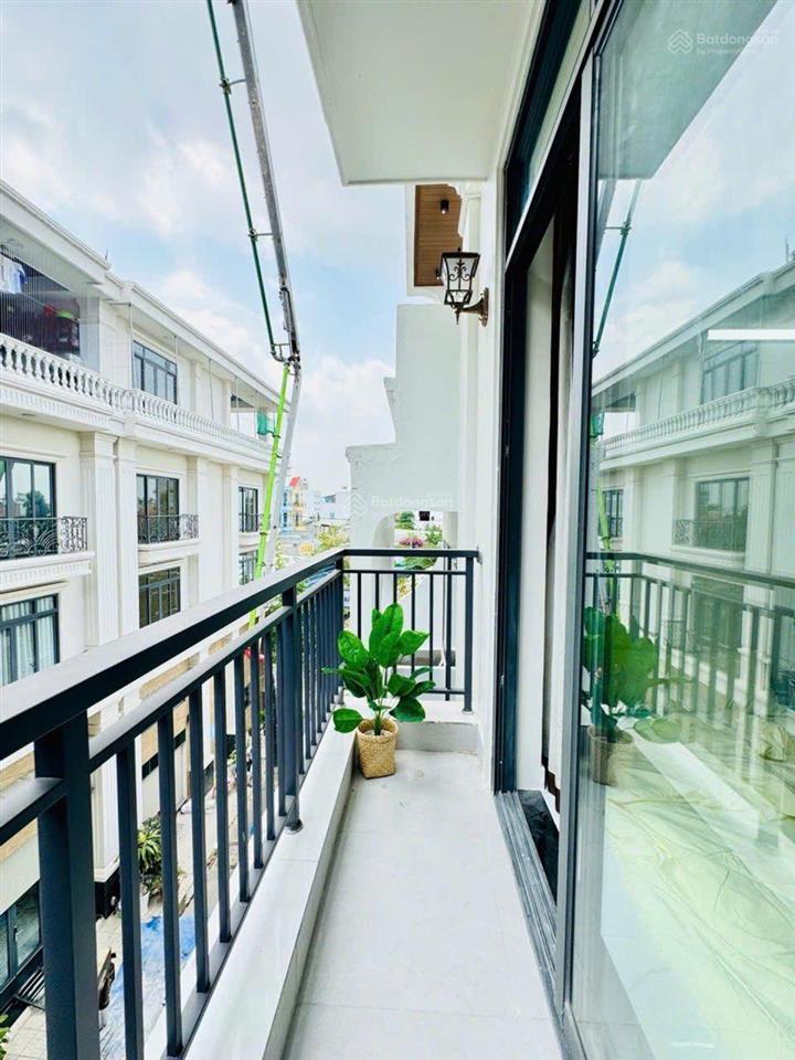 Căn hộ dịch vụ 6 tầng đường vườn lài phường an phú đông q12, dt 58m2 hẻm 8m dòng tiền giá 9,4tỷ