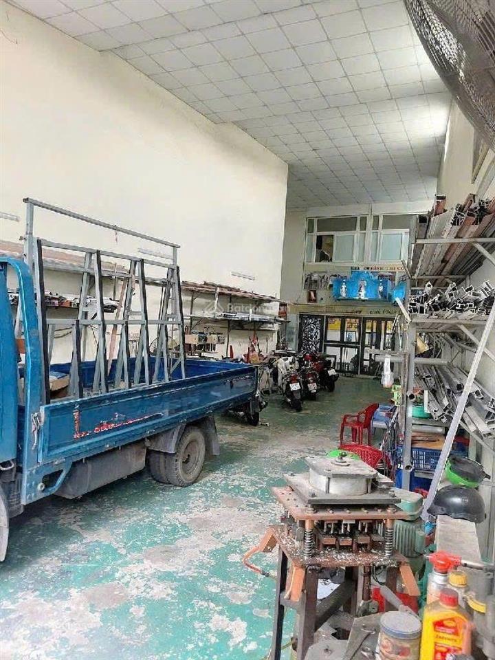 Nhà xưởng 2 tầng đường quốc lộ 1a, phường thạnh xuân, quận 12, dt 175m2 (8mx32m), hẻm ôtô giá 8,7tỷ