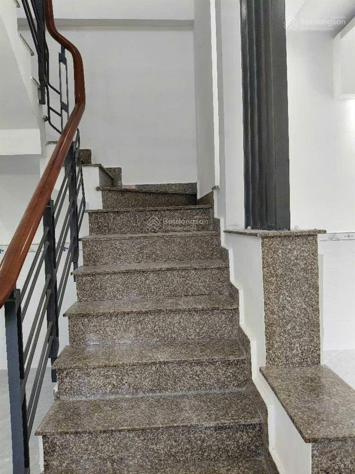 Nhà 2 tầng mặt tiền đường thạnh lộc 17 phường thạnh lộc, q12, dt 118m2 (5mx24m), dòng tiền 12 tr/th
