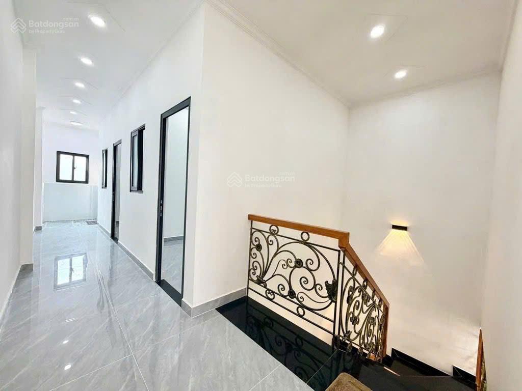 Nhà 2 tầng full nội thất đường lê văn khương sát chợ thiếc, phường ht, q12, dt 92m2 (5x19) hẻm ôtô