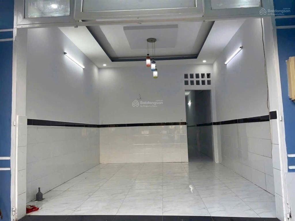 Bán nhà cấp 4 hẻm đường song hành, trứng chánh.3,550 tỷ.  0832 369 ***