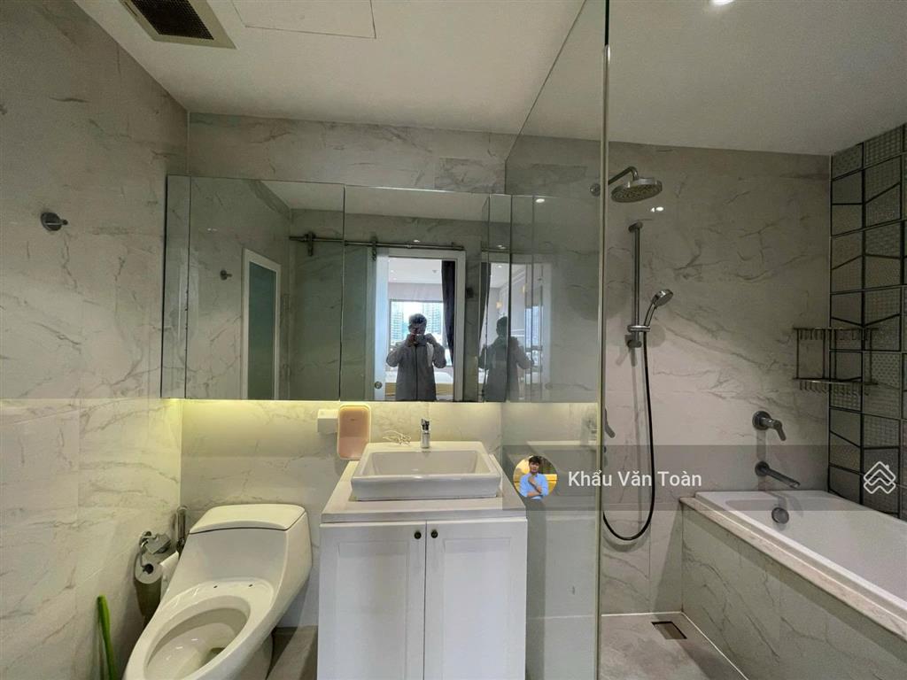 Cho thuê chung cư cao cấp 3pn giá siêu rẻ, diện tích 117m2, view sông sg siêu đẹp. full nội thất.