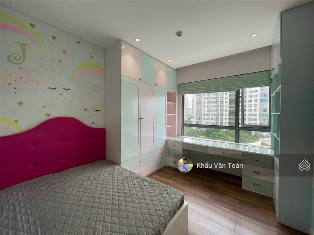 Cho thuê chung cư cao cấp 3pn giá siêu rẻ, diện tích 117m2, view sông sg siêu đẹp. full nội thất.