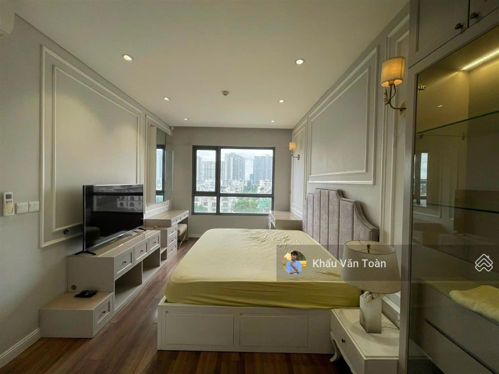 Cho thuê chung cư cao cấp 3pn giá siêu rẻ, diện tích 117m2, view sông sg siêu đẹp. full nội thất.