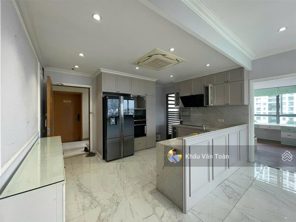 Cho thuê chung cư cao cấp 3pn giá siêu rẻ, diện tích 117m2, view sông sg siêu đẹp. full nội thất.
