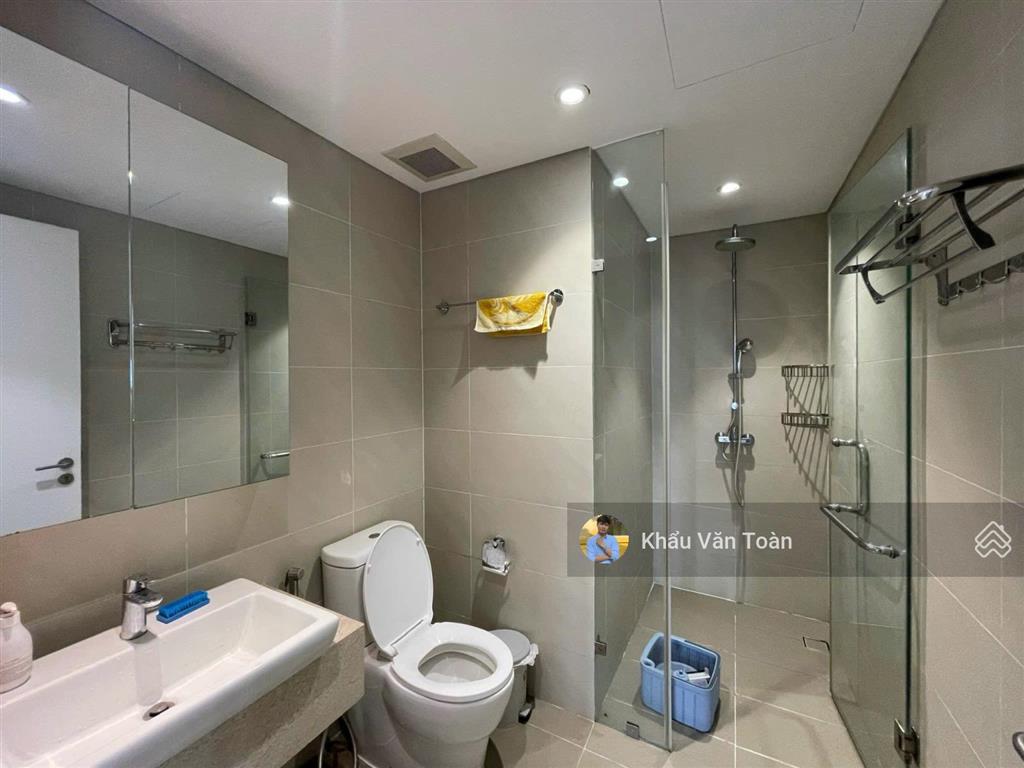 Cho thuê chung cư cao cấp 3pn giá siêu rẻ, diện tích 117m2, view sông sg siêu đẹp. full nội thất.