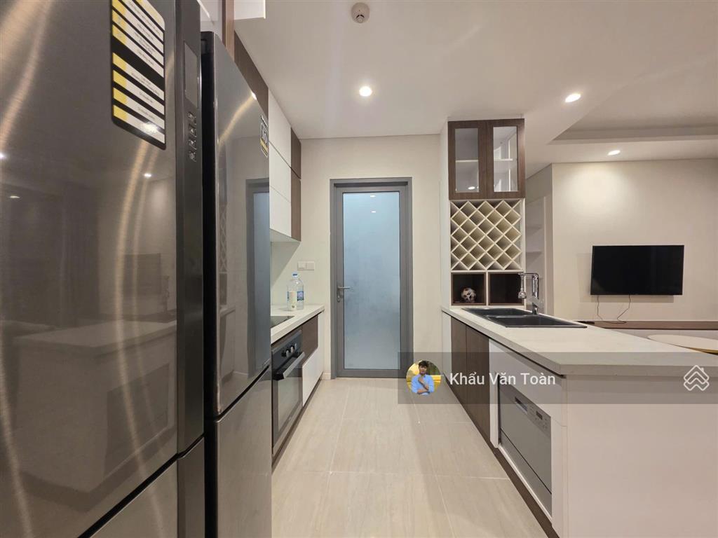 Căn hộ cao cấp 2 phòng ngủ | giá siêu rẻ |nội thất mới. view sông & hồ bơi cực chill, tầng cao đẹp.