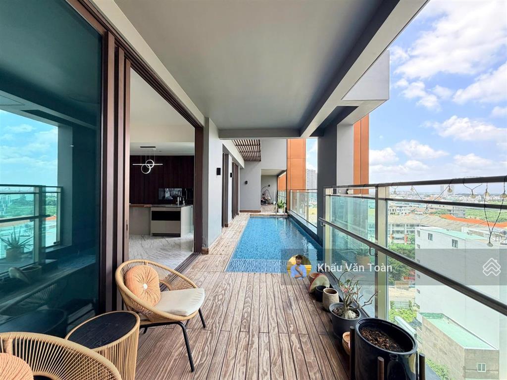 Bán căn hộ 4 phòng ngủ define diện tích lớn 325m, có hồ bơi riêng, sân vườn rộng, giá tốt 43.2 tỷ