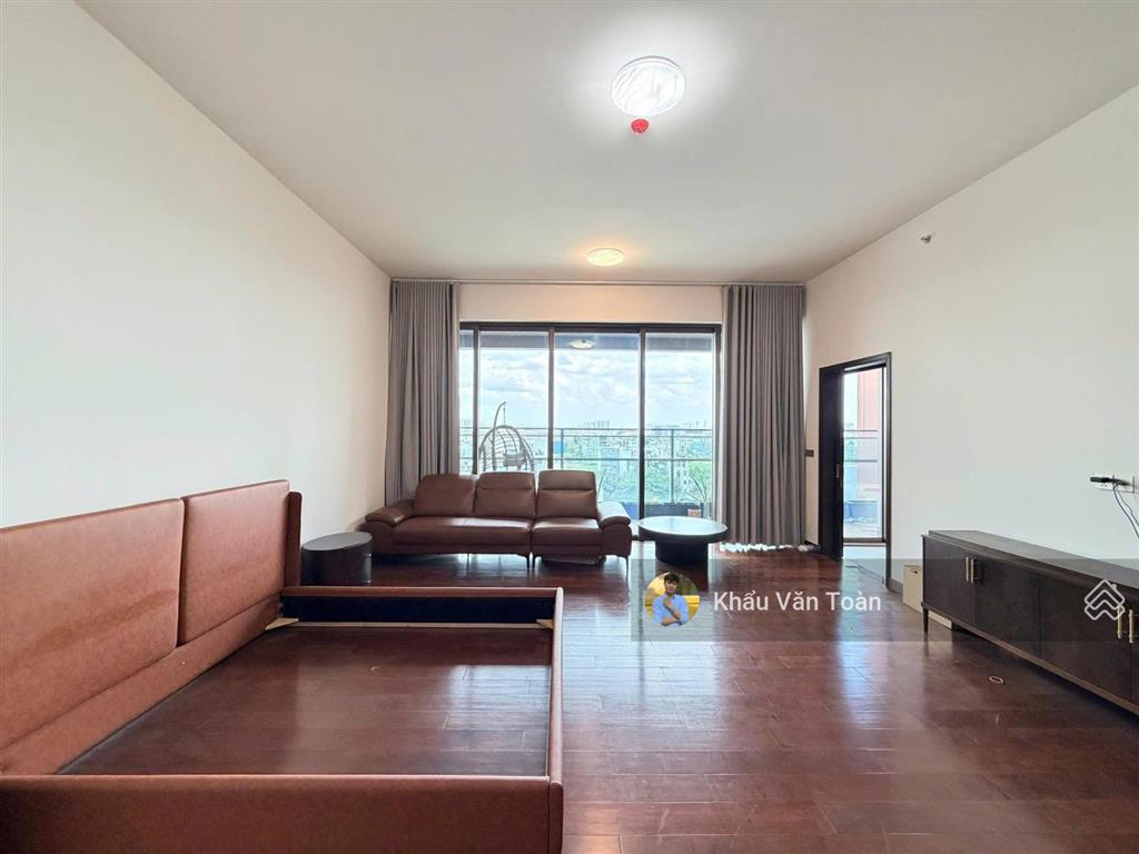 Bán căn hộ 4 phòng ngủ define diện tích lớn 325m, có hồ bơi riêng, sân vườn rộng, giá tốt 43.2 tỷ