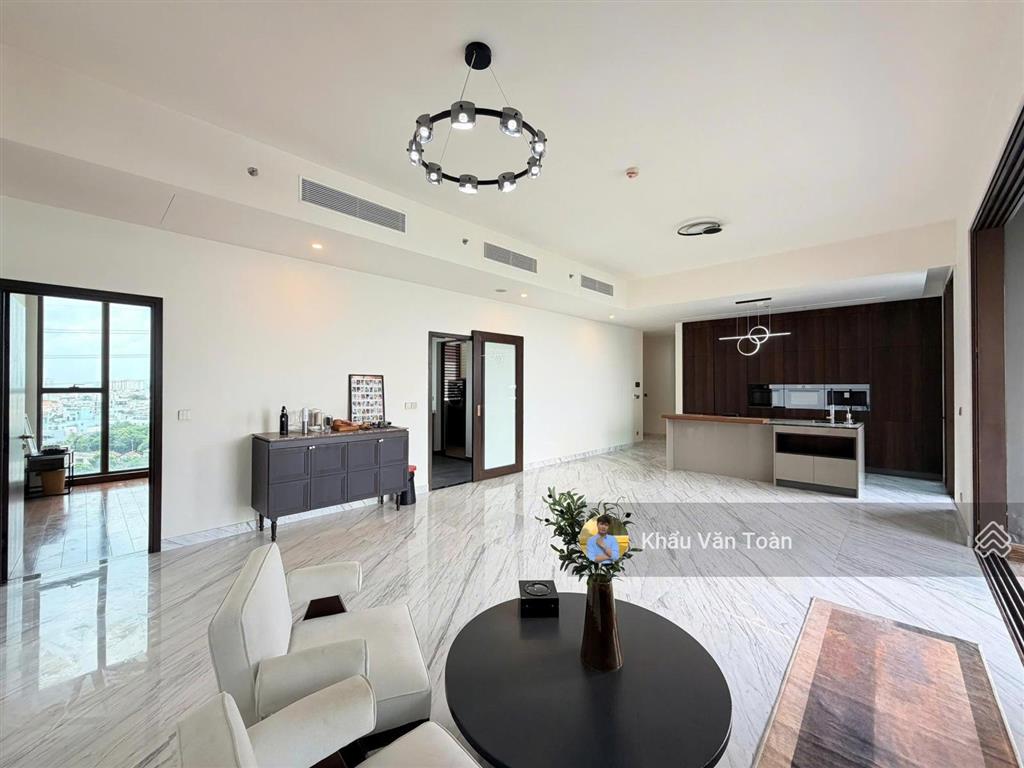 Bán căn hộ 4 phòng ngủ define diện tích lớn 325m, có hồ bơi riêng, sân vườn rộng, giá tốt 43.2 tỷ