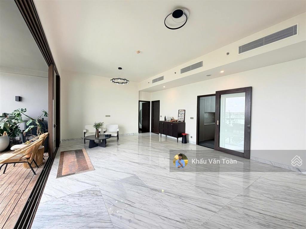 Bán căn hộ 4 phòng ngủ define diện tích lớn 325m, có hồ bơi riêng, sân vườn rộng, giá tốt 43.2 tỷ