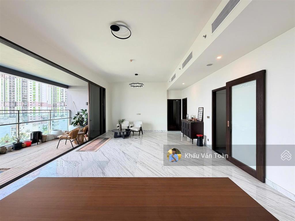 Bán căn hộ 4 phòng ngủ define diện tích lớn 325m, có hồ bơi riêng, sân vườn rộng, giá tốt 43.2 tỷ