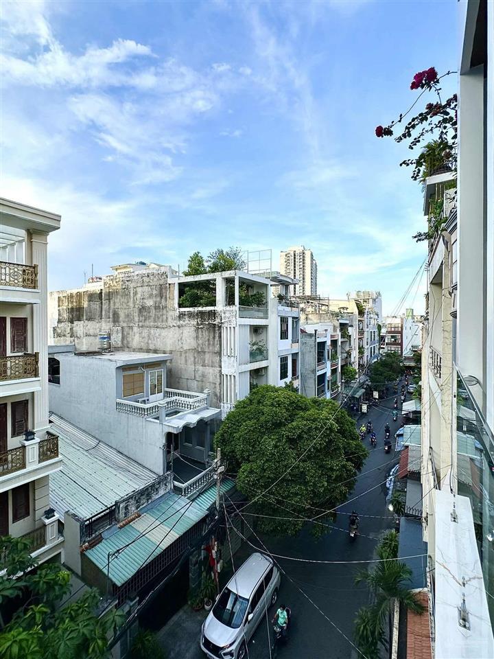 Nhà đẹp 5 tầng vào ở ngay, đường xe hơi vào nhà, đường nguyễn tiểu la, trung tâm quận 10, nhỉnh 7tỷ