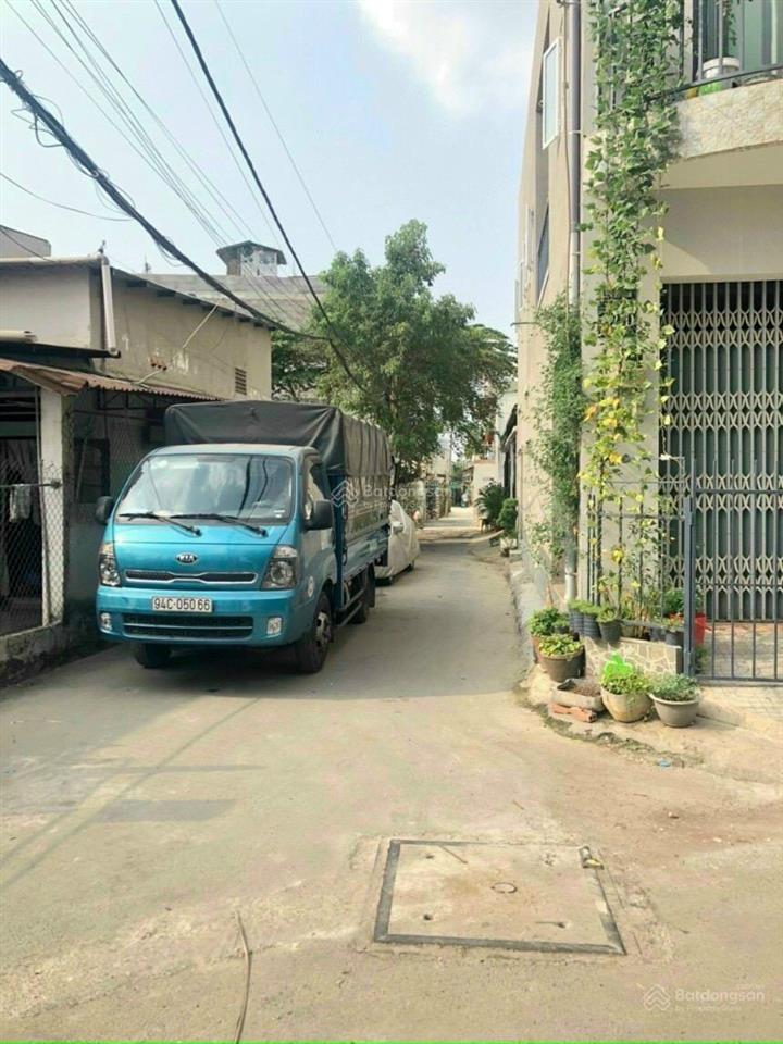 Nhà hai mặt tiền 5x20m, đường xe hơi phạm văn đồng, phường linh xuân, thủ đức, nhỉnh 5tỷ3