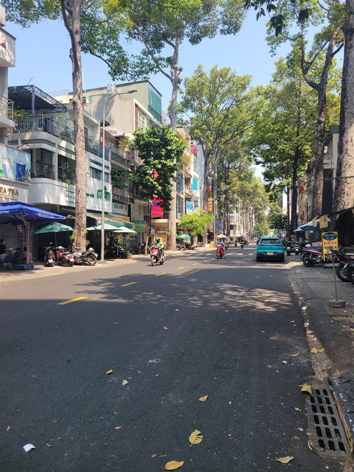 Nhà 3 tầng mặt tiền kinh doanh đường nhật tảo, nguyễn tri phương, quận 10, 33m2, 9.19 tỷ