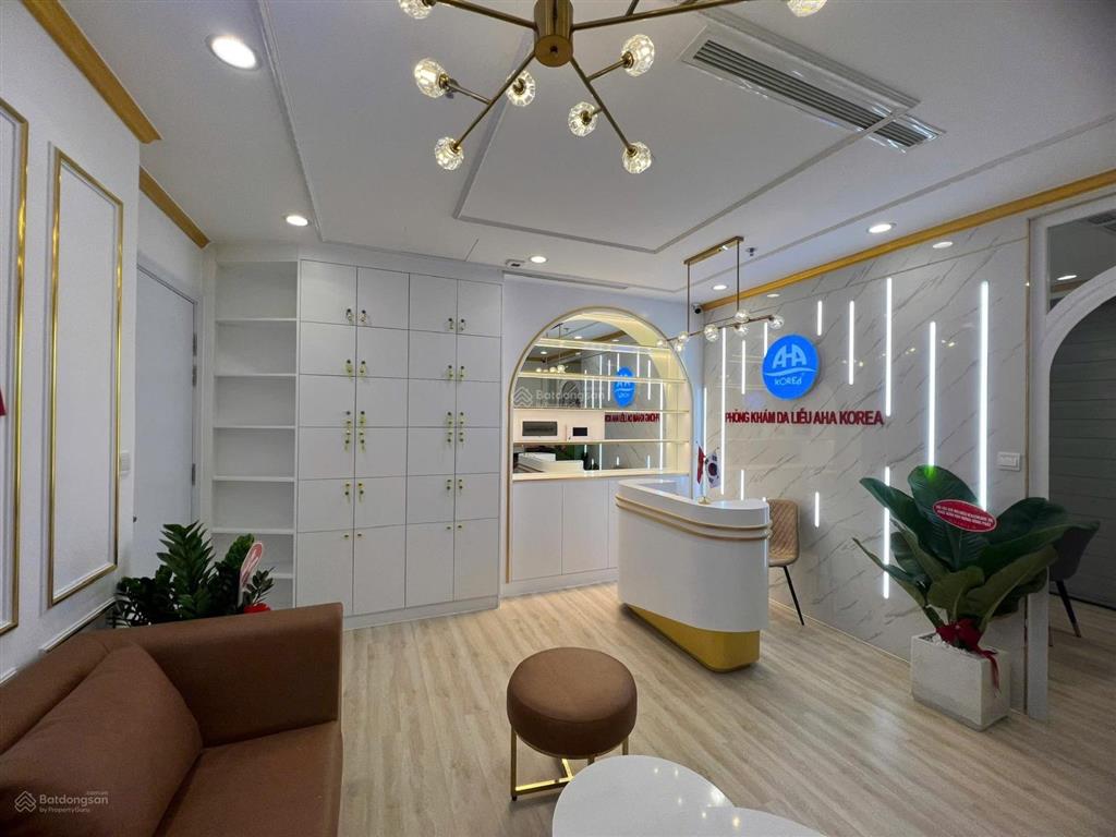 Chính chủ gửi bán 2 phòng ngủ vinhomes central park sổ hồng ot giá 8,5 tỷ giá tốt nhất