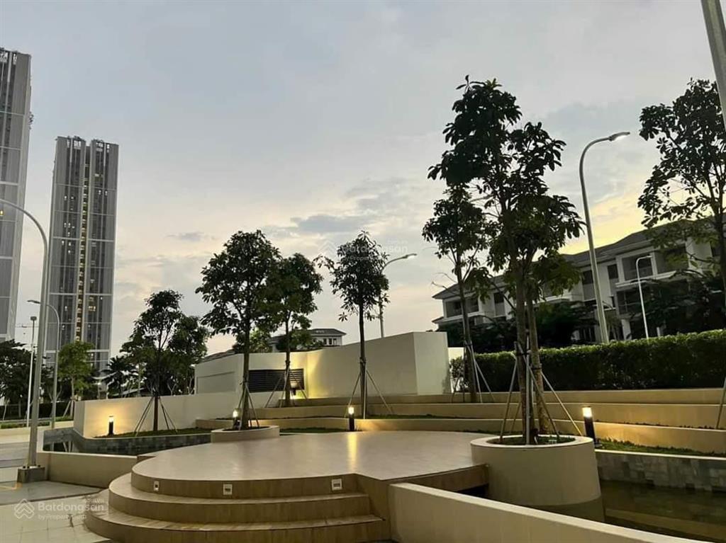 Cho thuê căn góc sân vườn tại citi alto, 80m2. full nội thất giá 12tr ở liền