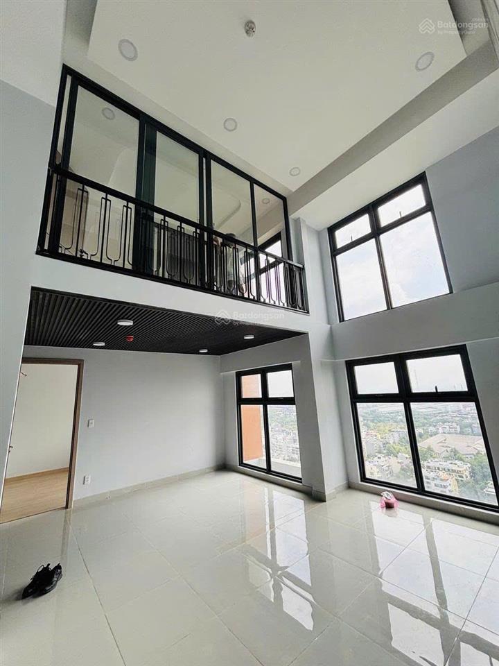 Cho thuê căn góc duplex citi esto 3pn2wc, nội thất đẹp, thoáng mát giá 10tr ở liền