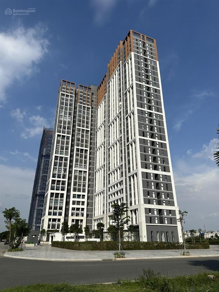 Cho thuê căn góc duplex citi esto 3pn2wc, nội thất đẹp, thoáng mát giá 10tr ở liền