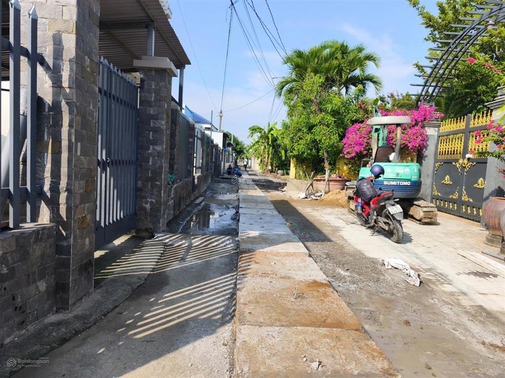 Chính chủ cần tiền bán 2 lô liền kể shr ngay mt phan văn đáng cách cầu cát lái 5 phút xe máy,sổ sẵn