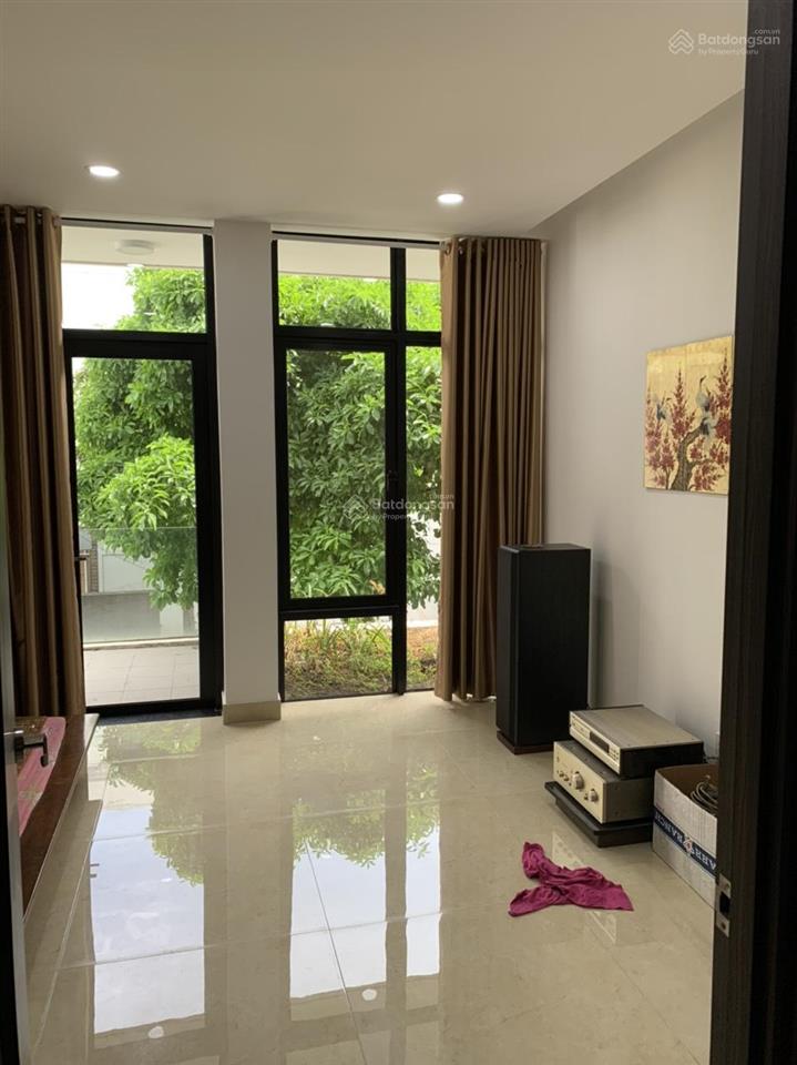 Bán nhà phố nguyên căn khu compound citi bella 1, 4pn3wc, đường 12m giá 8.2 tỷ