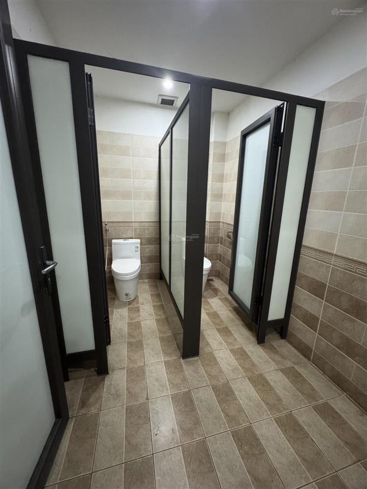 Cho thuê văn phòng trung tâm quận thanh xuân 208 thượng đình. 90m2 giá 15 triệu/tháng.