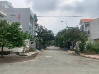 Bán biệt thự góc 2 mặt tiền, 136m2. giá siêu tốt  kdc long sơn, long bình q9