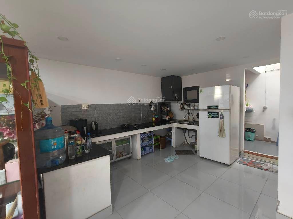 Bán nhà 2 tầng, mặt tiền đường 10m, nở hậu đẹp, gần ngay học viện bưu chính  q9 cũ