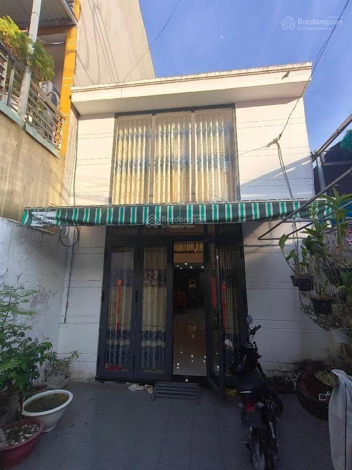 Bán nhà 2 tầng, mặt tiền đường 10m, nở hậu đẹp, gần ngay học viện bưu chính  q9 cũ