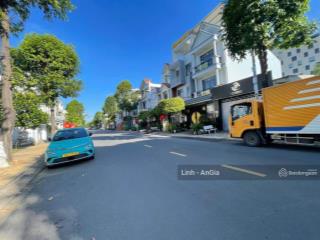 Mặt tiền ngay đường d2 ngay man thiện p tăng nhơn phú a, 5m x 24m 120m² công nhận, xây hầm + 5 tầng