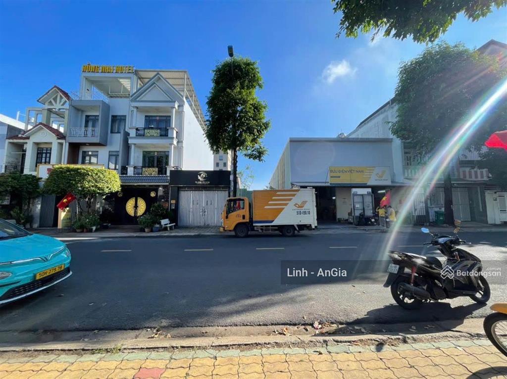 Mặt tiền đường d2 ngay man thiện p. tăng nhơn phú a, thủ đức. 5m x 24m xây hầm + 5 tầng.