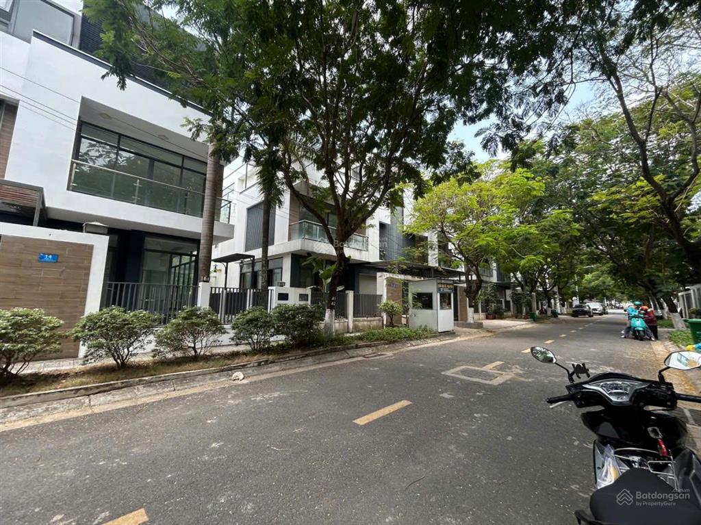 Chủ ngộp gửi bán gấp biệt thự 320m² (10x32m) gần hồ giá 22tỷ, tốt nhất khu!