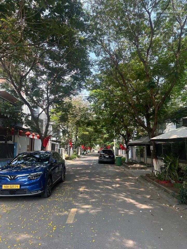 Chủ ngộp gửi bán gấp biệt thự 320m² (10x32m) gần hồ giá 22tỷ, tốt nhất khu!