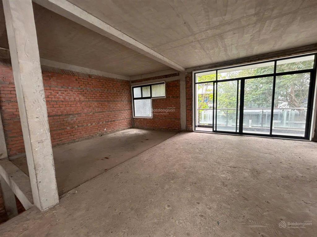 Chủ ngộp gửi bán gấp biệt thự 320m² (10x32m) gần hồ giá 22tỷ, tốt nhất khu!